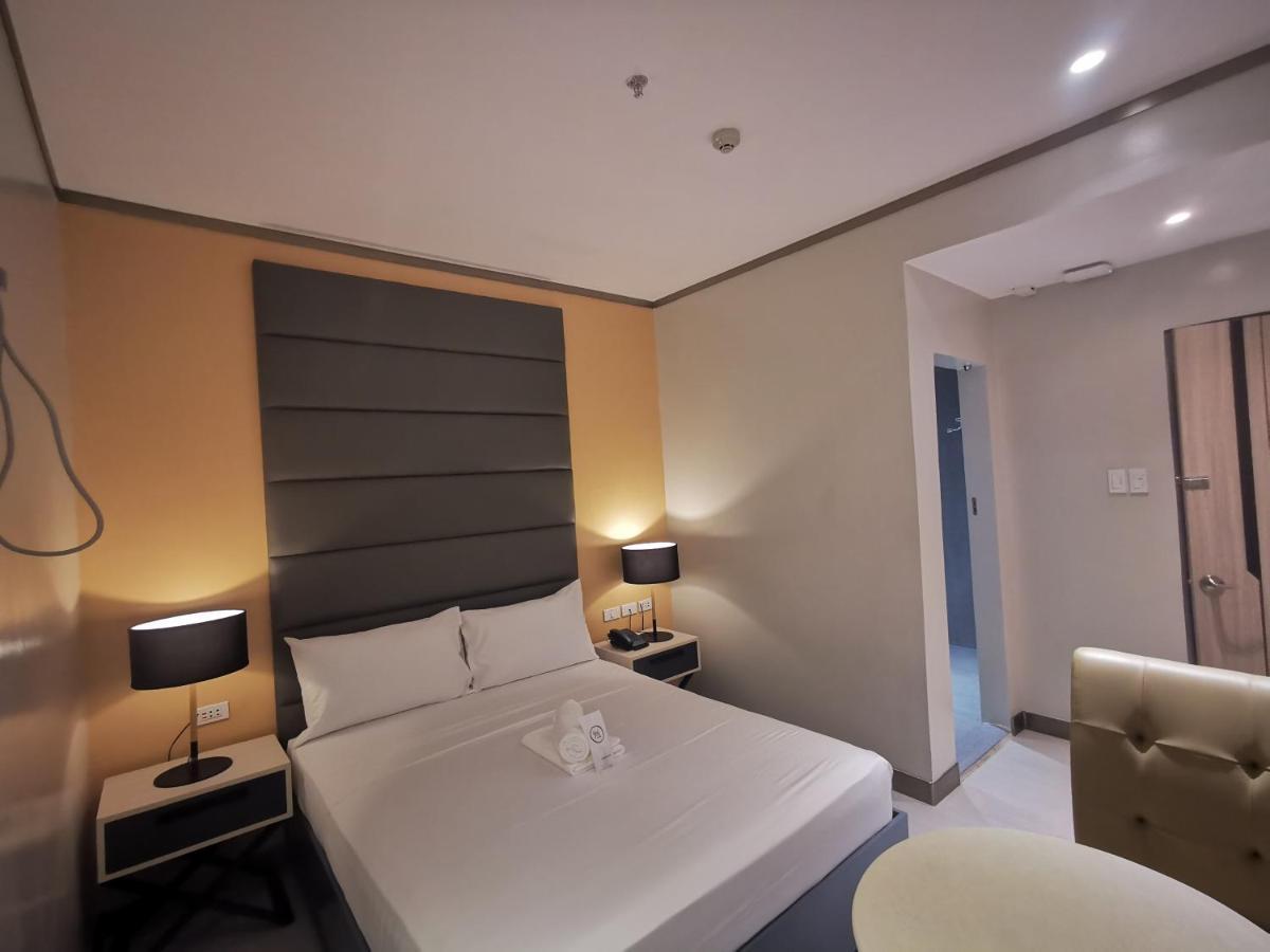 Yes Hotel Pandi Bulacan エクステリア 写真