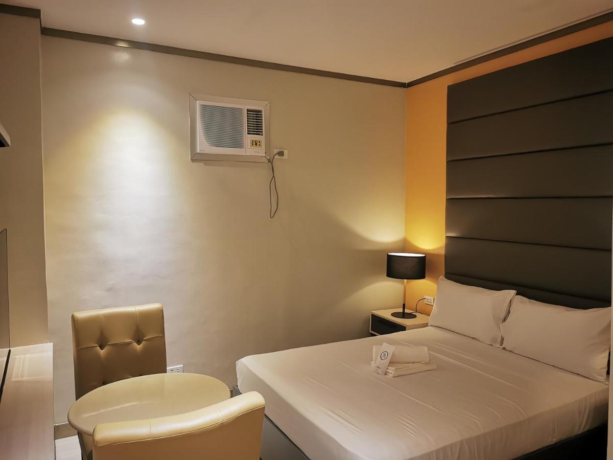 Yes Hotel Pandi Bulacan エクステリア 写真