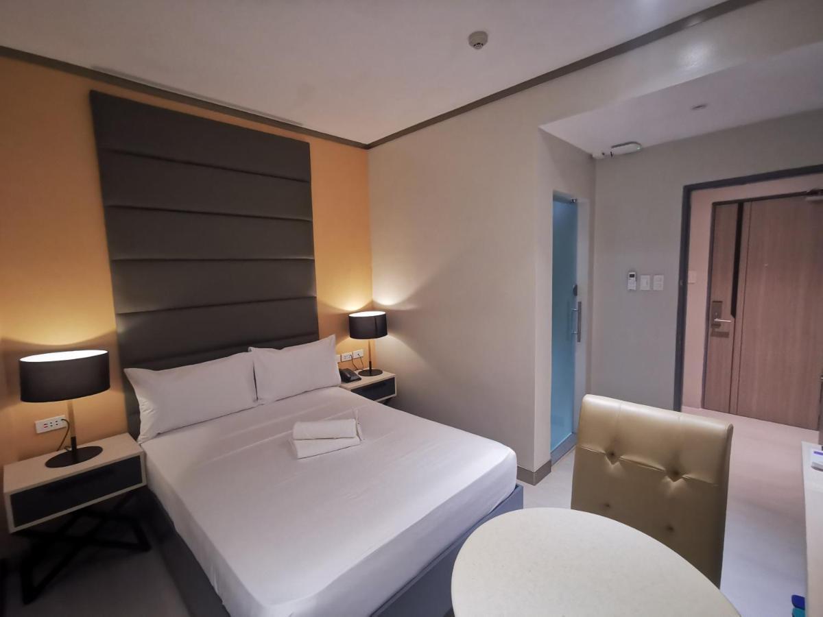 Yes Hotel Pandi Bulacan エクステリア 写真