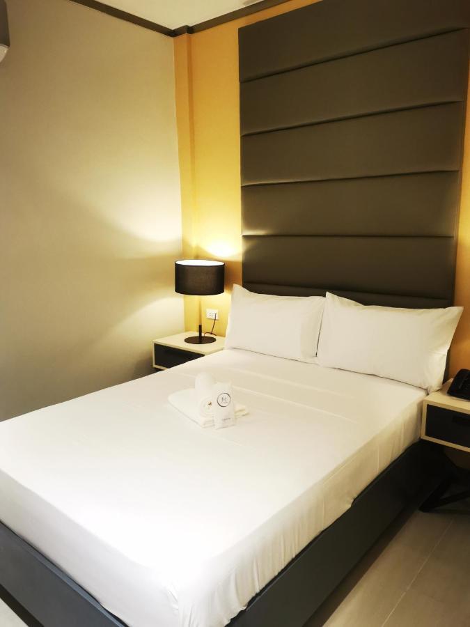 Yes Hotel Pandi Bulacan エクステリア 写真