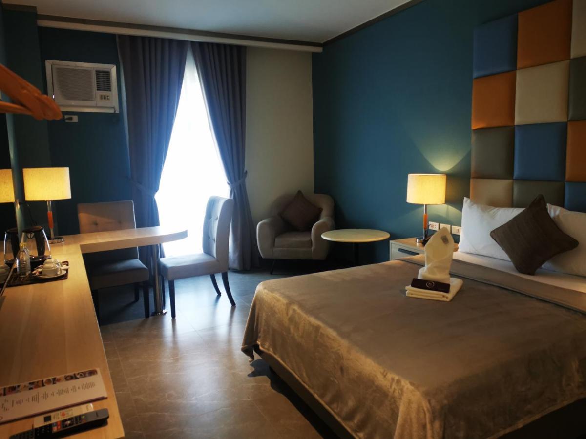 Yes Hotel Pandi Bulacan エクステリア 写真